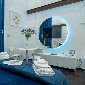 Bed & Breakfast Skyhouse Chiaia, Napoli